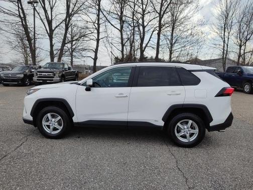 2022 Toyota RAV4 Hybrid XLE