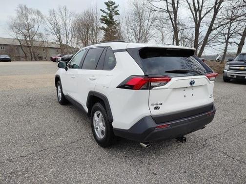 2022 Toyota RAV4 Hybrid XLE