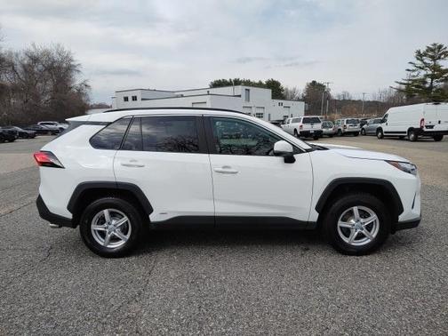 2022 Toyota RAV4 Hybrid XLE
