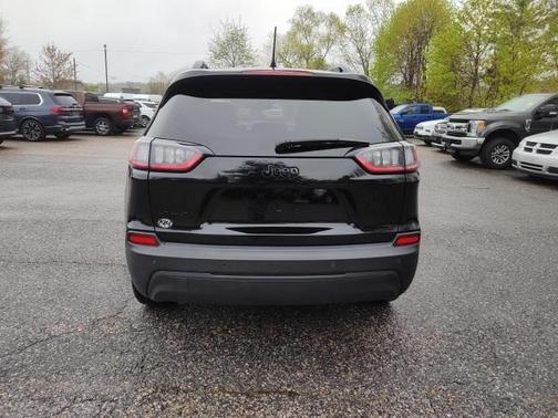2023 Jeep Cherokee Altitude Lux