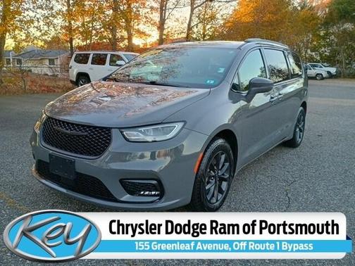 2022 Chrysler Pacifica Touring-L