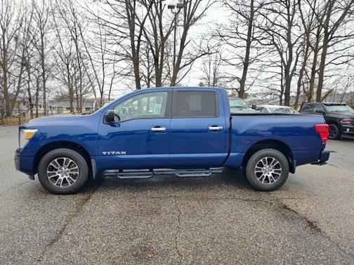 2021 Nissan Titan SV