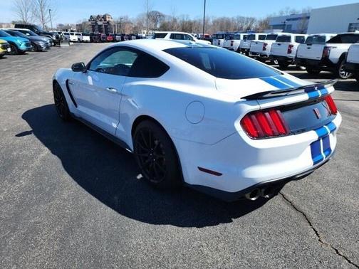 2017 Ford Shelby GT350 Base