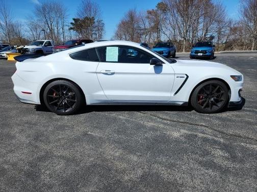 2017 Ford Shelby GT350 Base