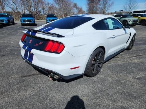 2017 Ford Shelby GT350 Base