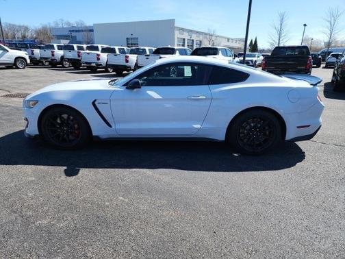 2017 Ford Shelby GT350 Base