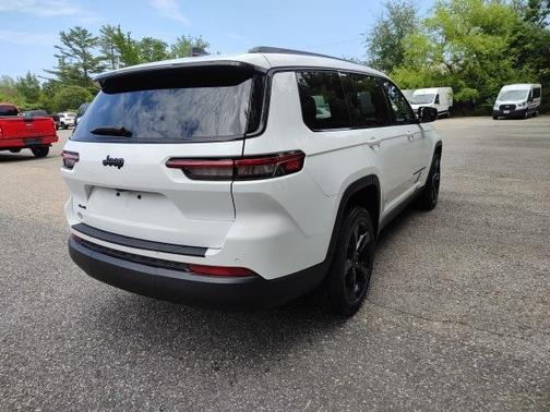 2023 Jeep Grand Cherokee L Laredo