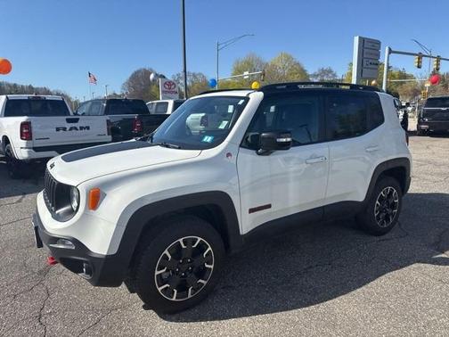 2023 Jeep Renegade Trailhawk