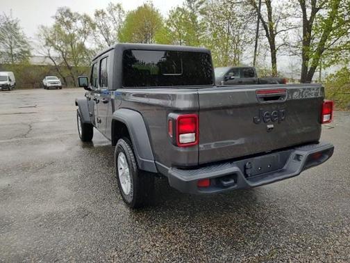 2023 Jeep Gladiator Sport