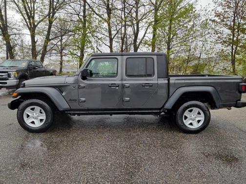 2023 Jeep Gladiator Sport