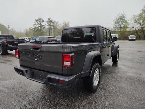 2023 Jeep Gladiator Sport