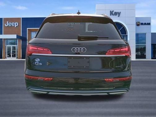 2023 Audi Q5 40 Premium Plus