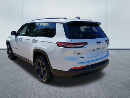2022 Jeep Grand Cherokee L Laredo