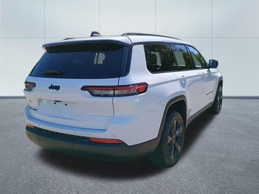 2022 Jeep Grand Cherokee L Laredo