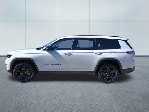 2022 Jeep Grand Cherokee L Laredo