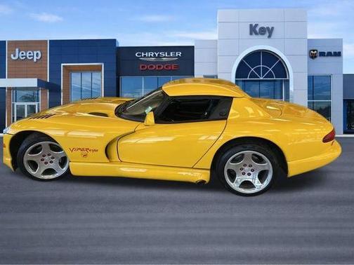 Viper Race Yellow Clearcoat 2001 Dodge Viper RT-10