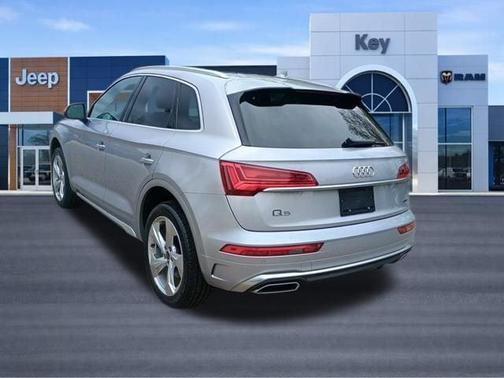 Florett Silver Metallic 2024 Audi Q5 45 S line quattro Premium