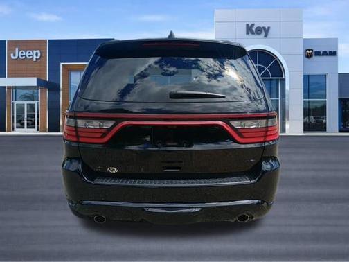 DB Black Crystal Clearcoat 2023 Dodge Durango GT