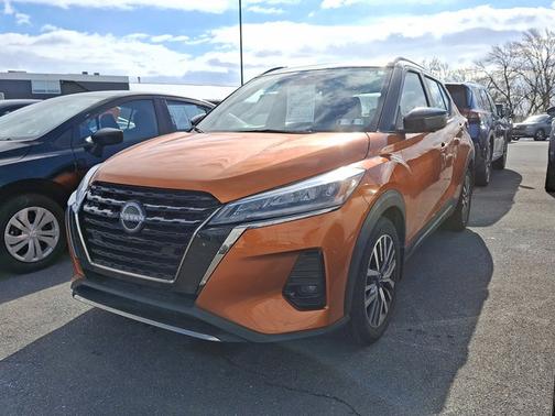 2023 Nissan Kicks SR