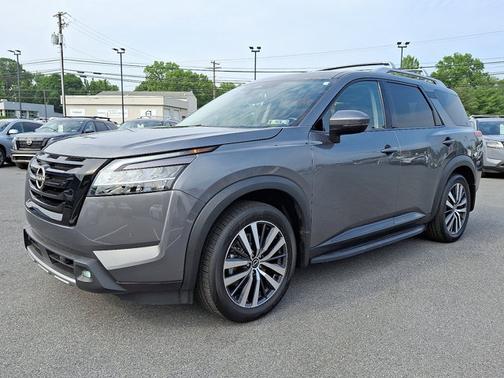 2022 Nissan Pathfinder Platinum