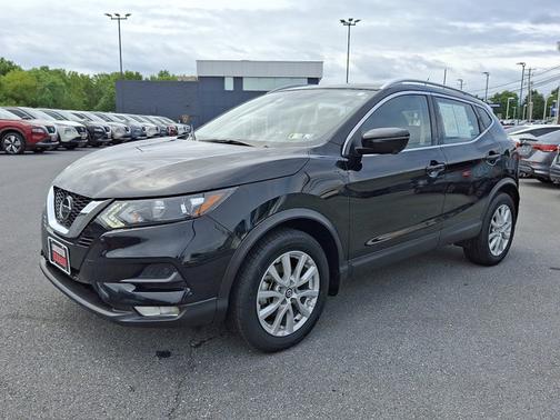 2022 Nissan Rogue Sport SV