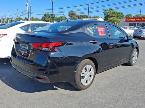 2024 Nissan Versa 1.6 S