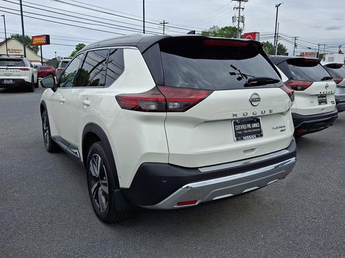 2 Tone White / Black Roof 2023 Nissan Rogue Platinum