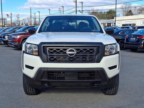 2022 Nissan Frontier S
