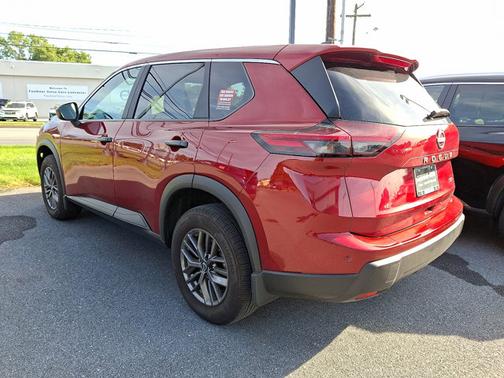2025 Nissan Rogue S