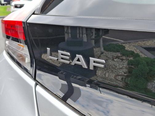 2023 Nissan Leaf SV PLUS