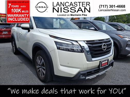 2022 Nissan Pathfinder SL
