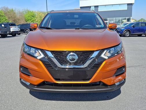 Monarch Orange 2022 Nissan Rogue Sport SV