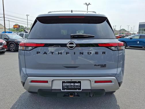 2023 Nissan Pathfinder Platinum