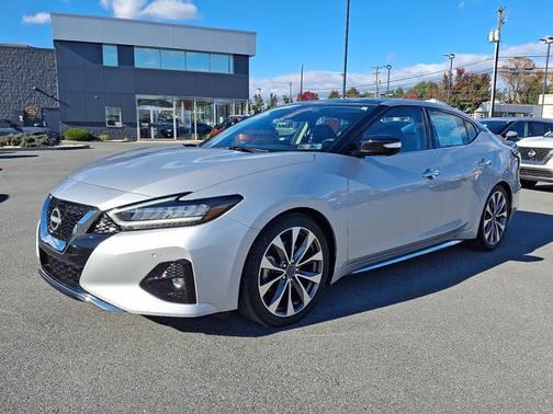 2023 Nissan Maxima Platinum