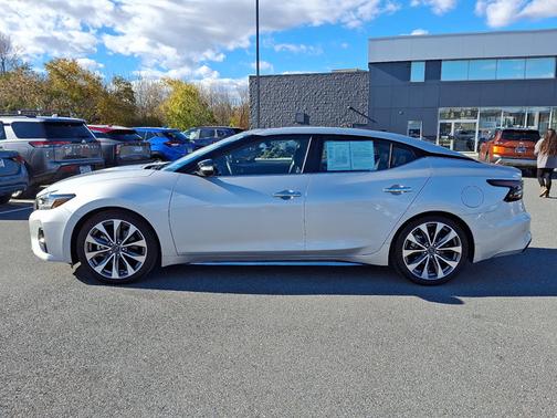 2023 Nissan Maxima Platinum