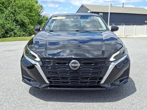 Black 2023 Nissan Altima 2.5 SV