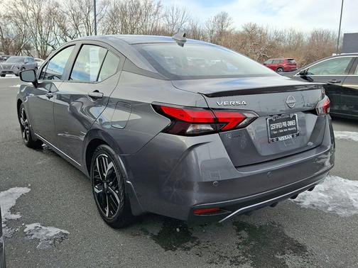 2025 Nissan Versa 1.6 SR