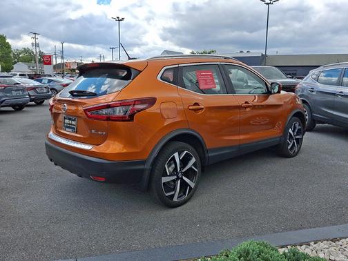 Monarch Orange 2022 Nissan Rogue Sport SL