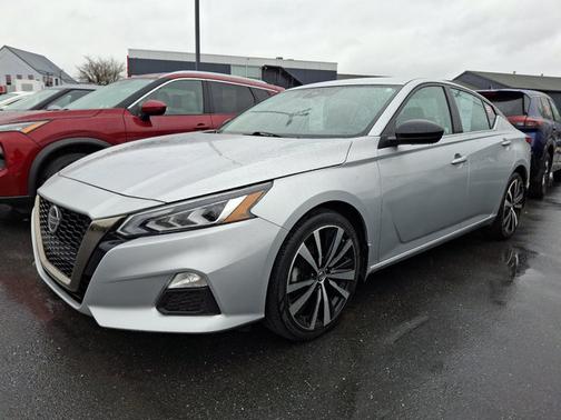 2022 Nissan Altima 2.5 SR
