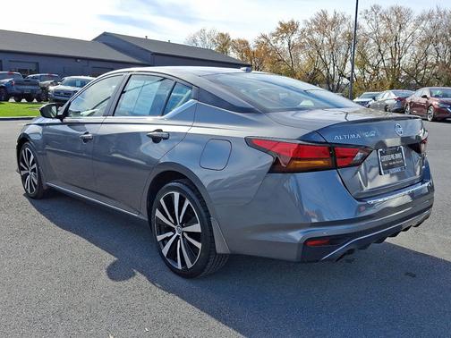 2022 Nissan Altima 2.5 SR