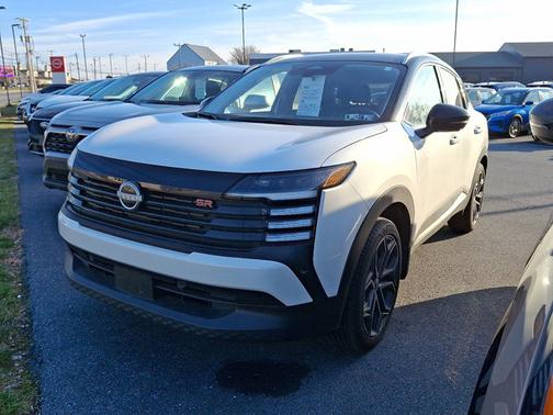 2025 Nissan Kicks SR