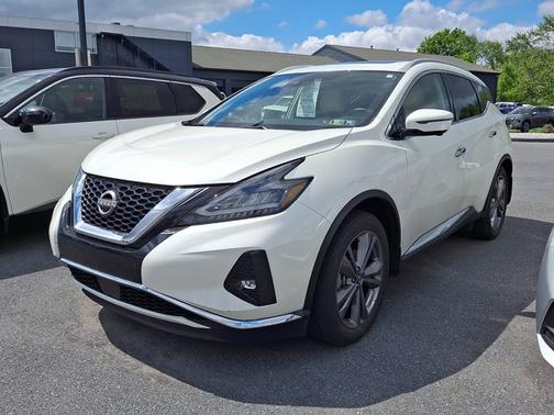 White 2023 Nissan Murano Platinum