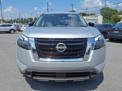 2024 Nissan Pathfinder S