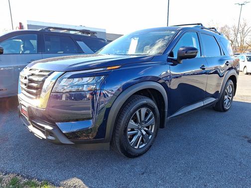 2024 Nissan Pathfinder SV