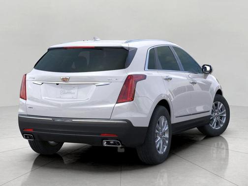 Crystal White Tricoat 2026 Cadillac XT5 Luxury