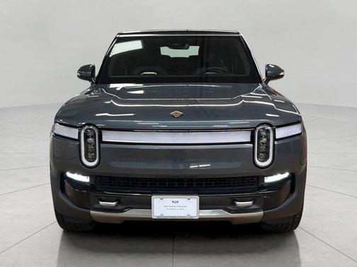 LA Silver 2023 Rivian R1S Adventure