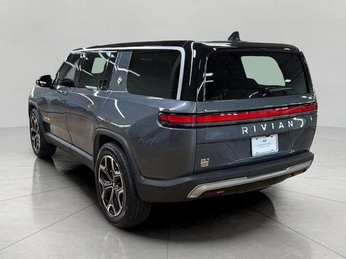 LA Silver 2023 Rivian R1S Adventure