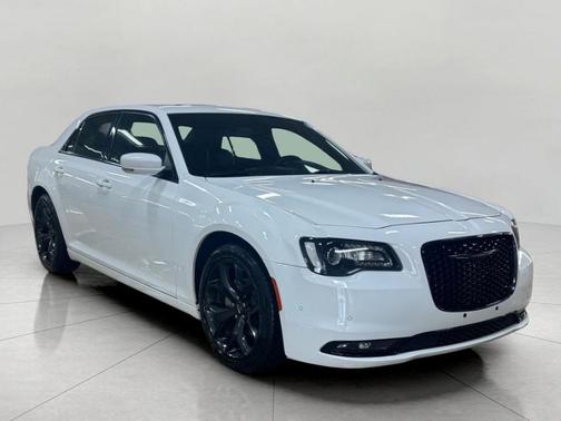 2022 Chrysler 300 S