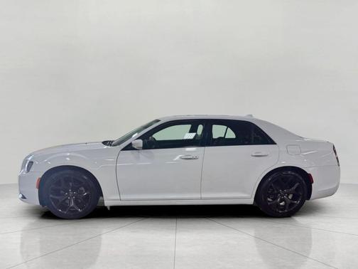 2022 Chrysler 300 S