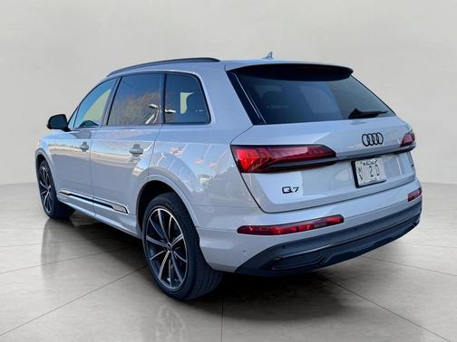 2024 Audi Q7 55 Premium Plus